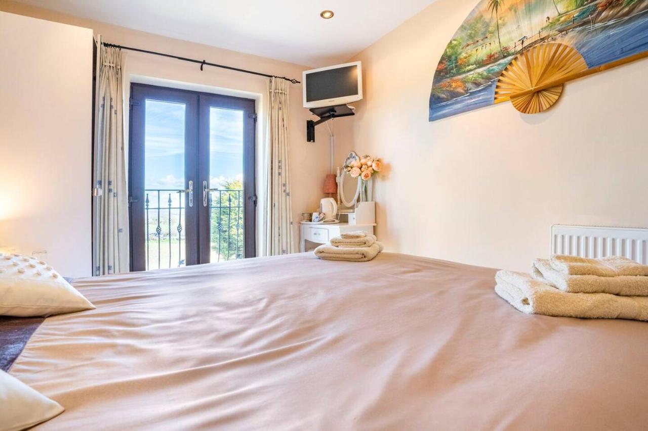 Clutton Willow Ridge - A Large Country House With 3 Rental Rooms מראה חיצוני תמונה